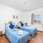 Villa Alegre By *